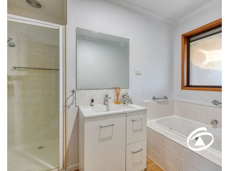 1/13 Snodgrass Street, Pakenham VIC 3810