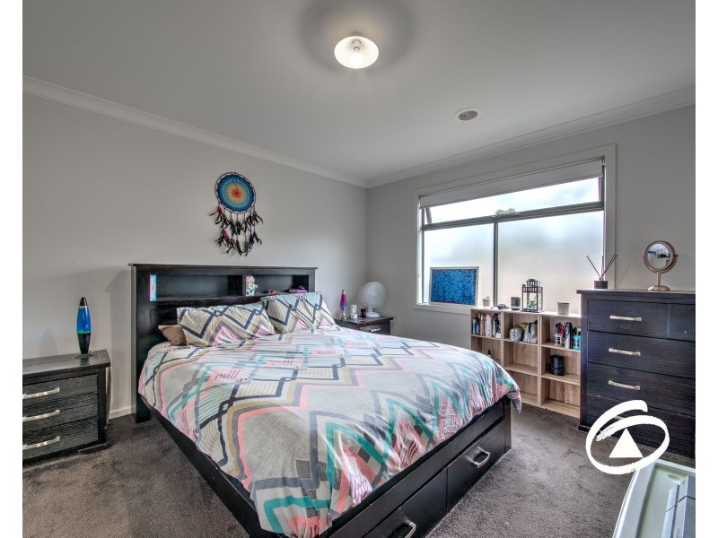 16/23 Atlantic Drive, Pakenham VIC 3810