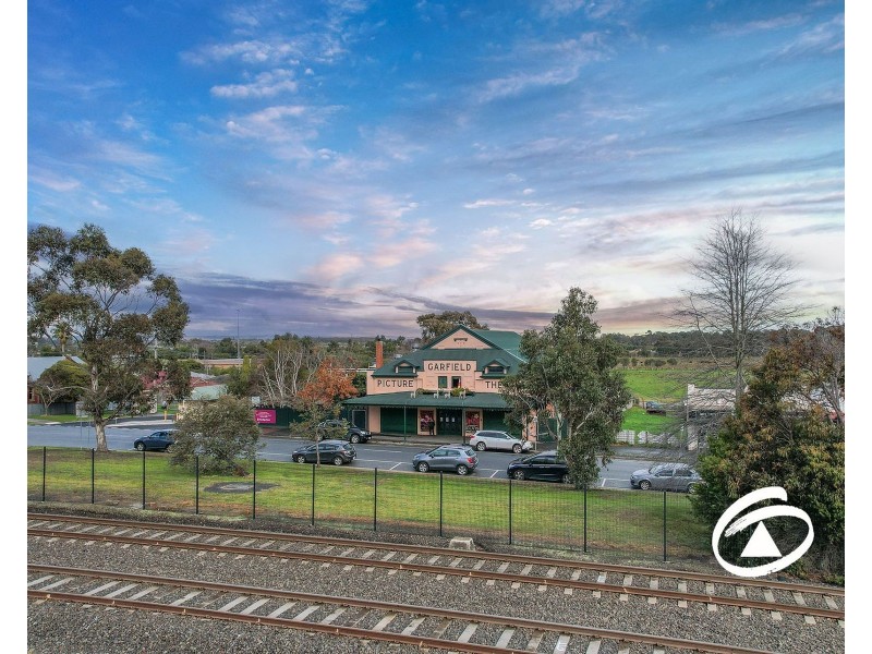 66-68 Railway Avenue, Garfield VIC 3814