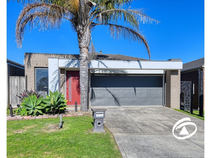 8 Cascade Way, Pakenham VIC 3810