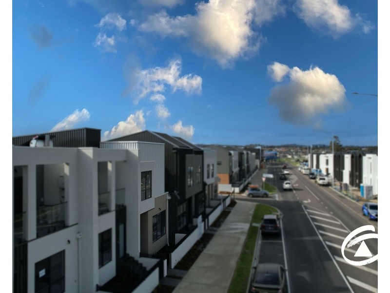 9 Travertine Loop, Berwick VIC 3806