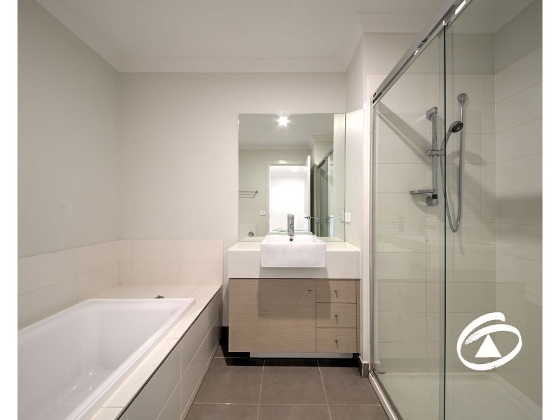 6 Debra Avenue, Pakenham VIC 3810