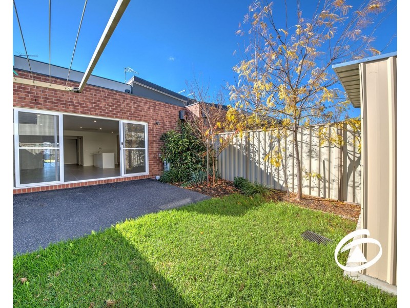 6 Debra Avenue, Pakenham VIC 3810