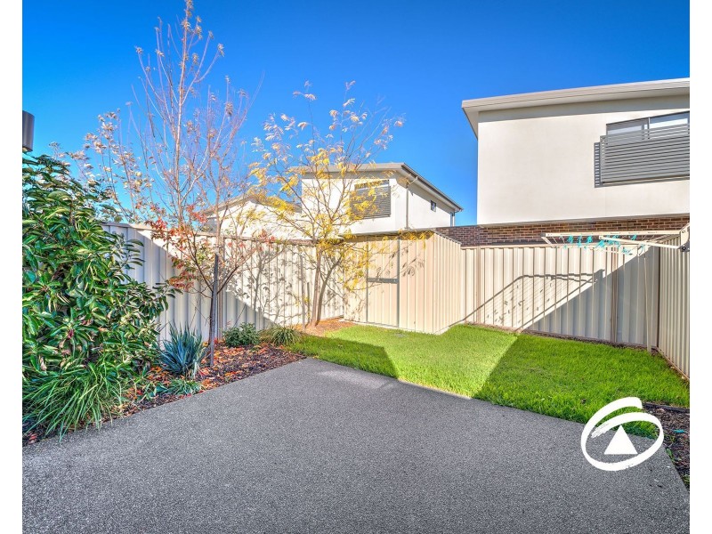 6 Debra Avenue, Pakenham VIC 3810