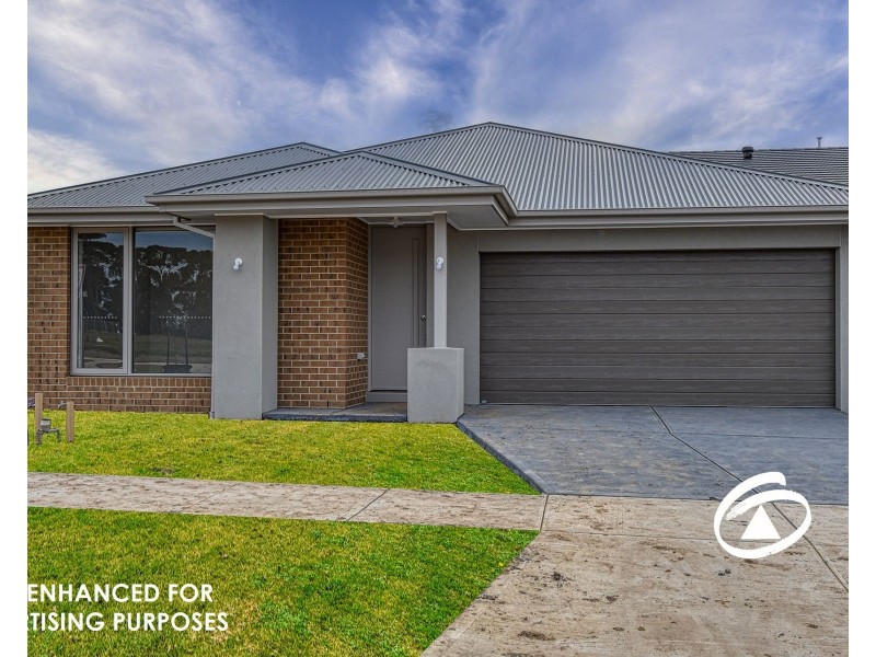 35 Carnmallum Drive, Clyde North VIC 3978