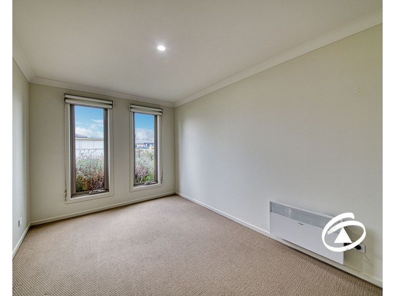 10 Ezra Crescent, Officer VIC 3809