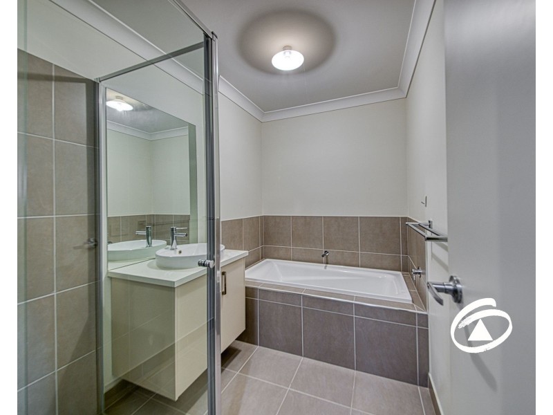 10 Ezra Crescent, Officer VIC 3809