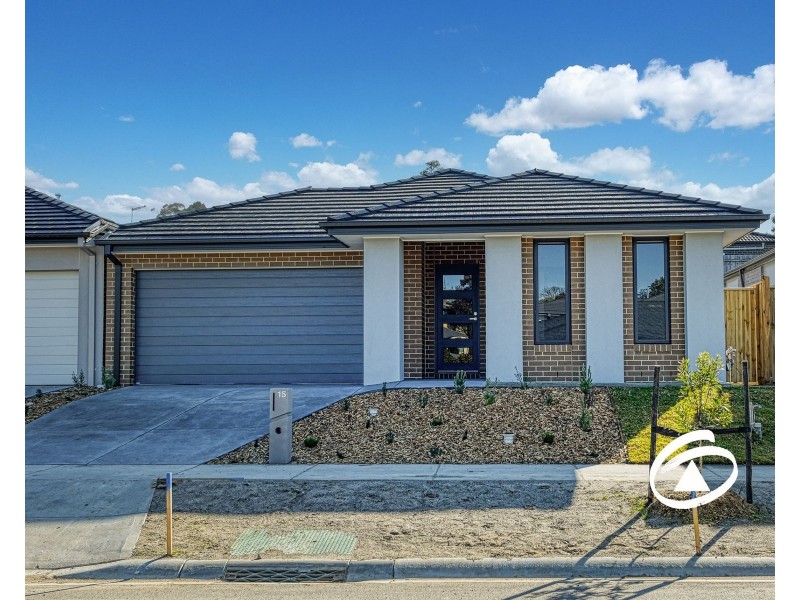 15 Allan Close, Pakenham VIC 3810