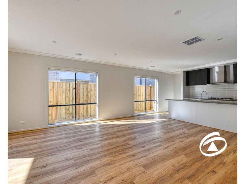 15 Allan Close, Pakenham VIC 3810
