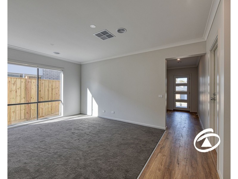 15 Allan Close, Pakenham VIC 3810