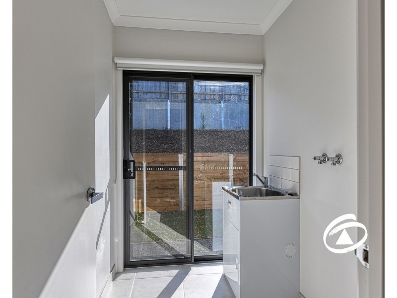 15 Allan Close, Pakenham VIC 3810
