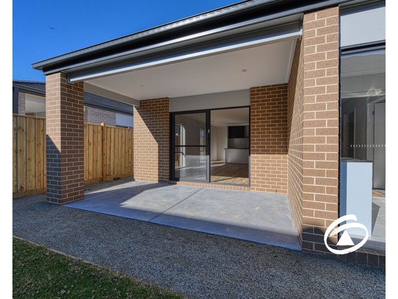 15 Allan Close, Pakenham VIC 3810