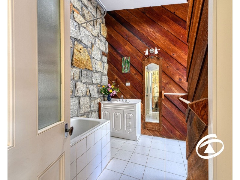 40 Manoora Road, Maryknoll VIC 3812