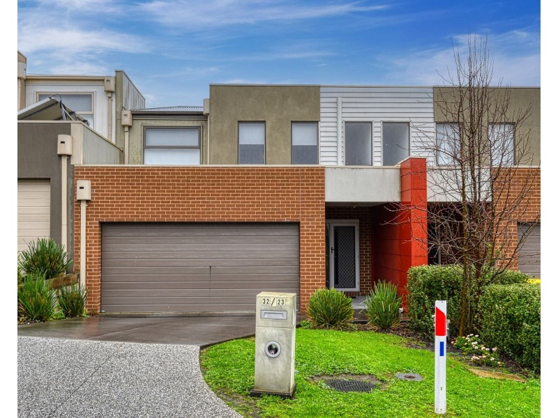 32/23 Atlantic Drive, Pakenham VIC 3810