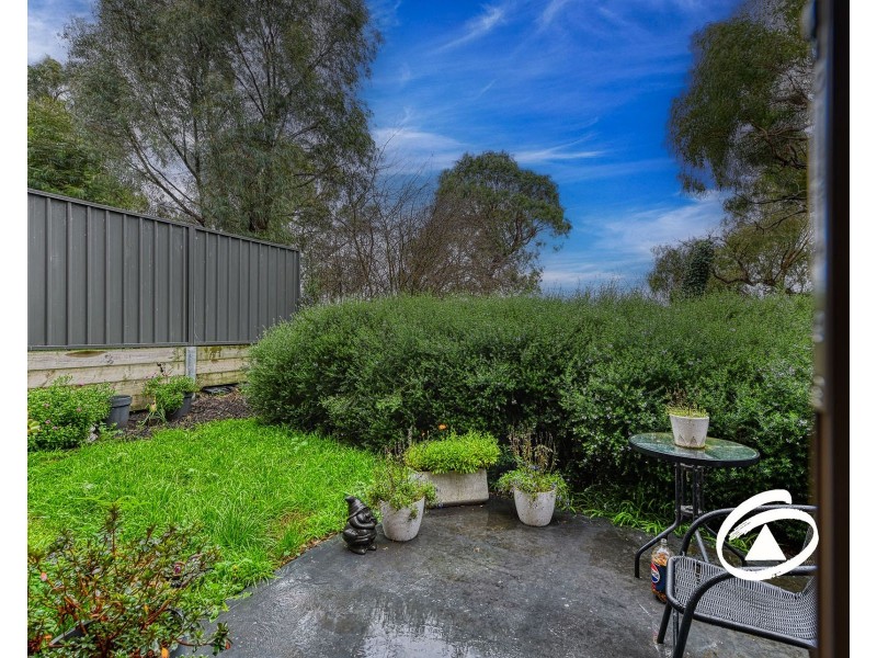 32/23 Atlantic Drive, Pakenham VIC 3810