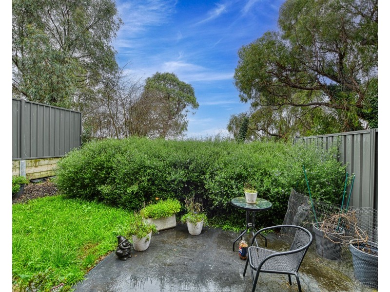 32/23 Atlantic Drive, Pakenham VIC 3810