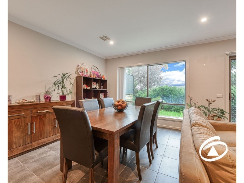 32/23 Atlantic Drive, Pakenham VIC 3810