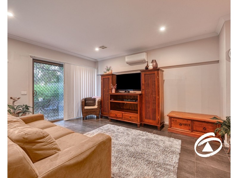32/23 Atlantic Drive, Pakenham VIC 3810