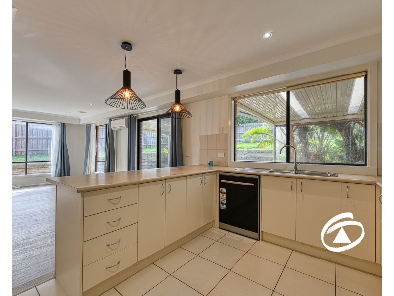 13 Yellow Gum Drive, Pakenham VIC 3810