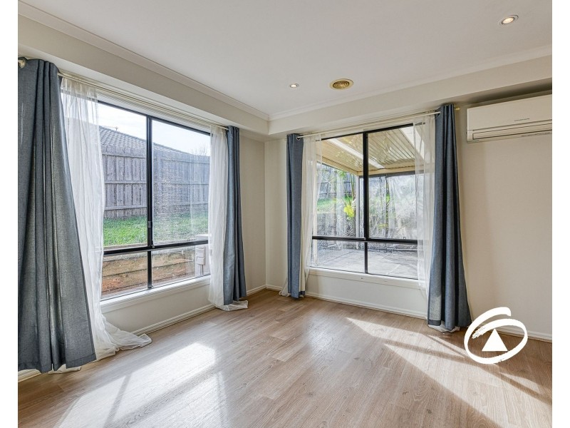 13 Yellow Gum Drive, Pakenham VIC 3810