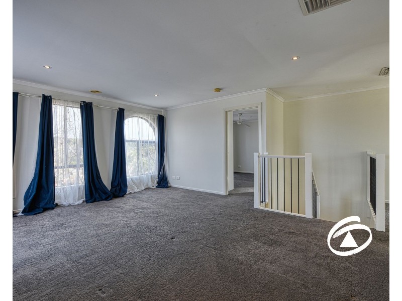 13 Yellow Gum Drive, Pakenham VIC 3810