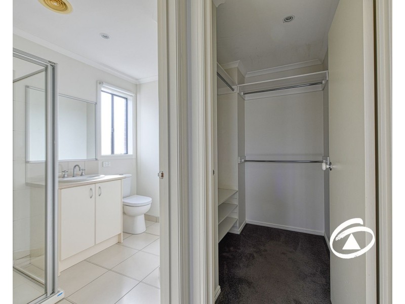 13 Yellow Gum Drive, Pakenham VIC 3810