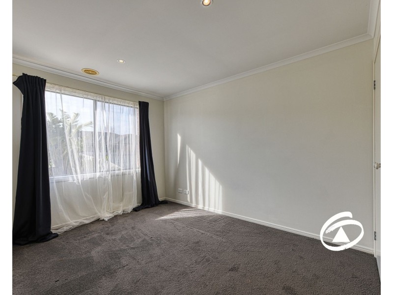 13 Yellow Gum Drive, Pakenham VIC 3810