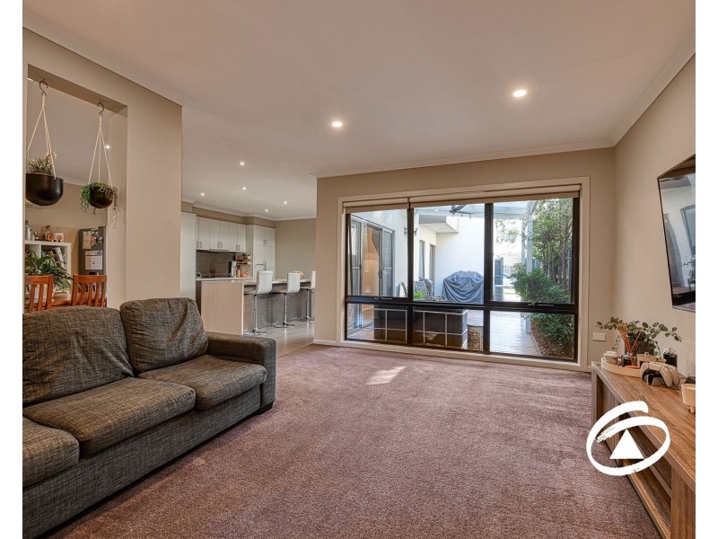 30 Rush Lily Drive, Officer VIC 3809
