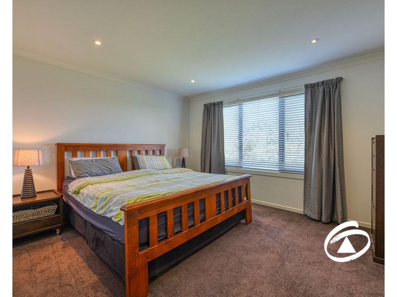 30 Rush Lily Drive, Officer VIC 3809