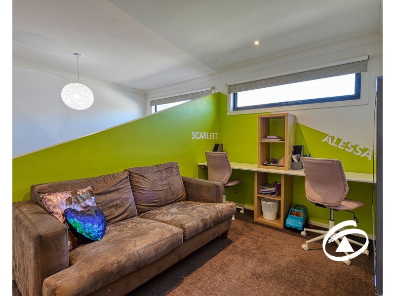 30 Rush Lily Drive, Officer VIC 3809