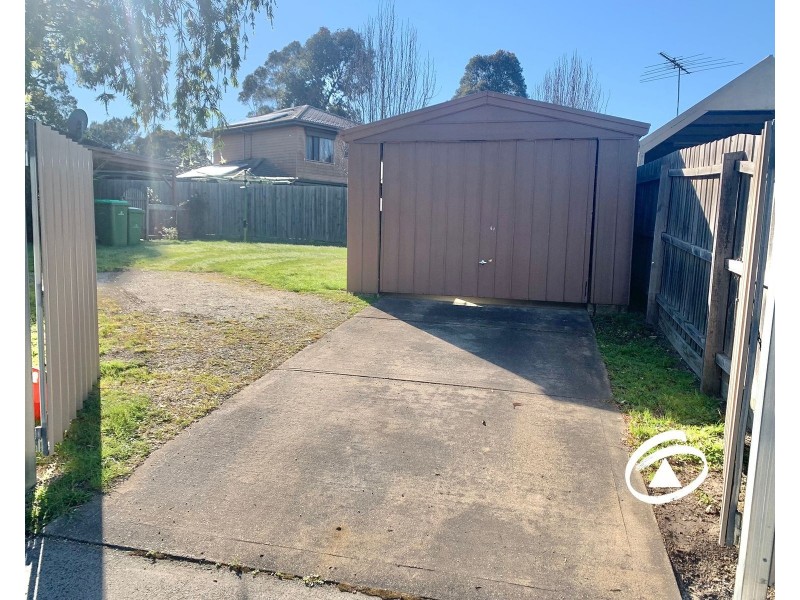 15 Deed Drive, Pakenham VIC 3810