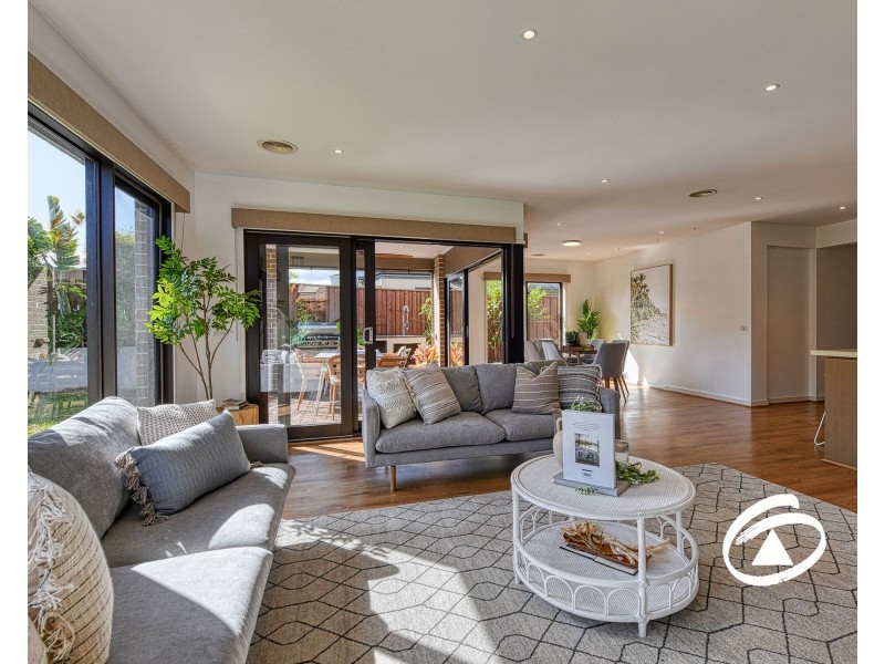 35 Penshurst Crescent, Officer VIC 3809