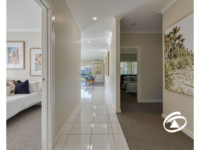 5 Griffith Mews, Pakenham VIC 3810