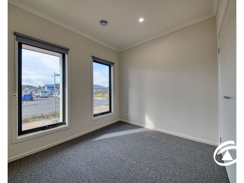 13 Catalonia Way, Berwick VIC 3806