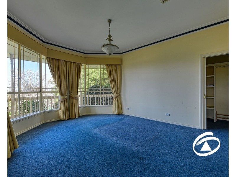 14 Pioneers Crescent, Pakenham VIC 3810