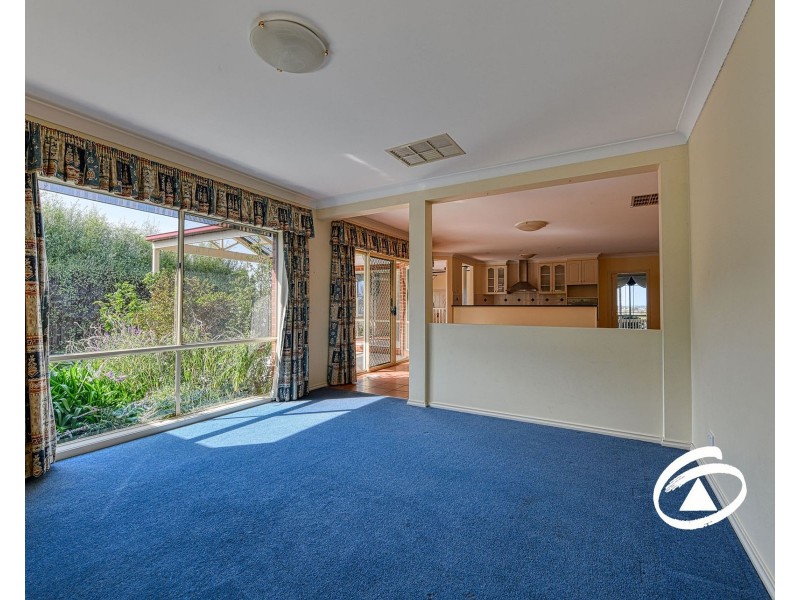 14 Pioneers Crescent, Pakenham VIC 3810
