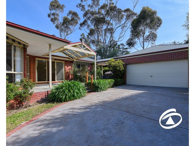 14 Pioneers Crescent, Pakenham VIC 3810
