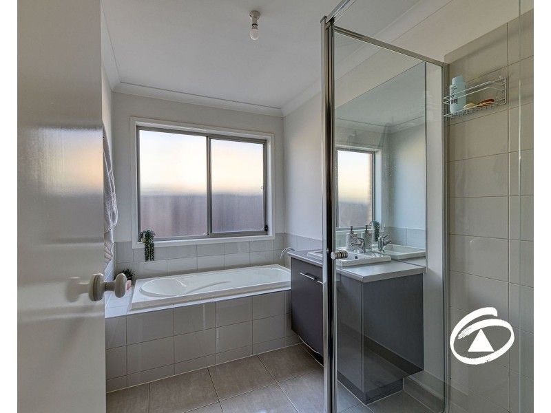 27  Celestine Drive, Officer VIC 3809