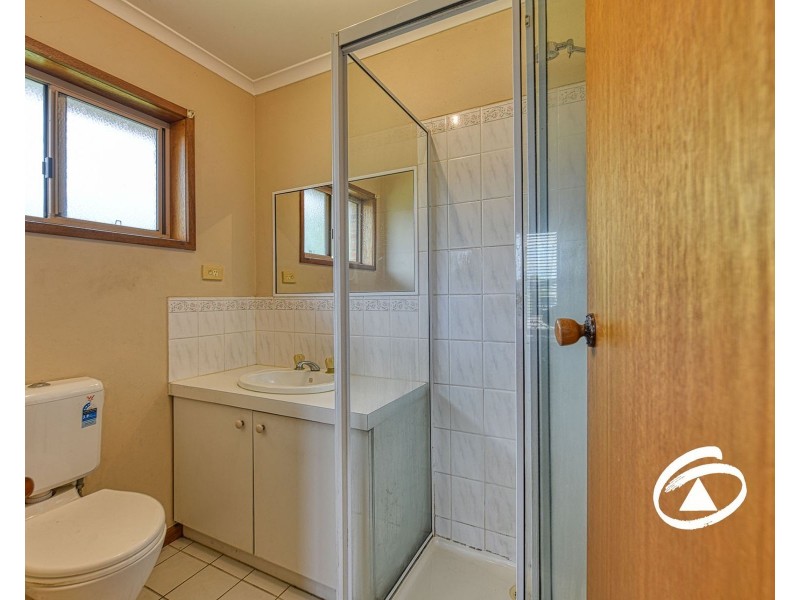 18 Paramount Way, Pakenham VIC 3810