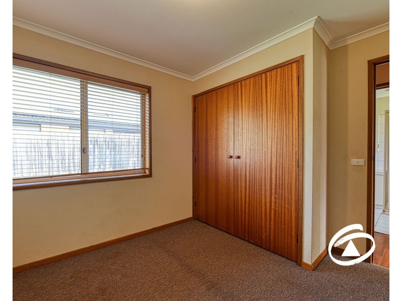 18 Paramount Way, Pakenham VIC 3810