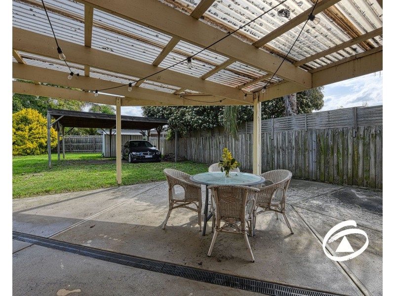 18 Paramount Way, Pakenham VIC 3810
