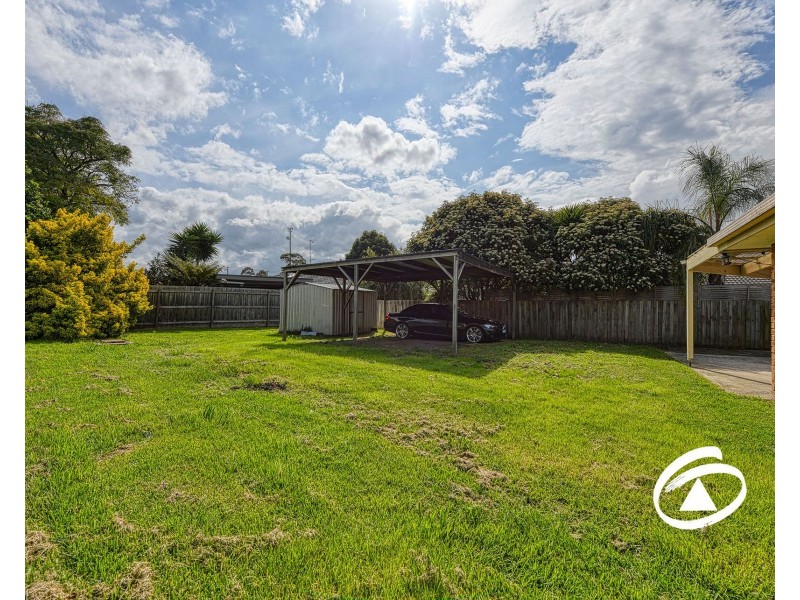 18 Paramount Way, Pakenham VIC 3810