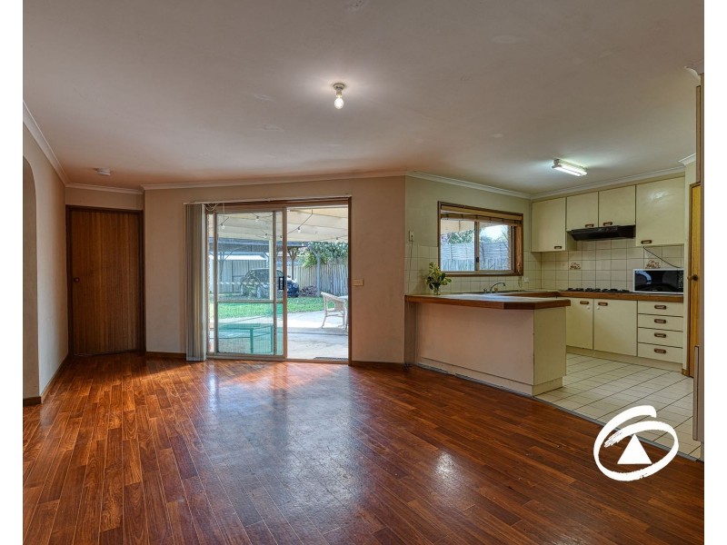 18 Paramount Way, Pakenham VIC 3810