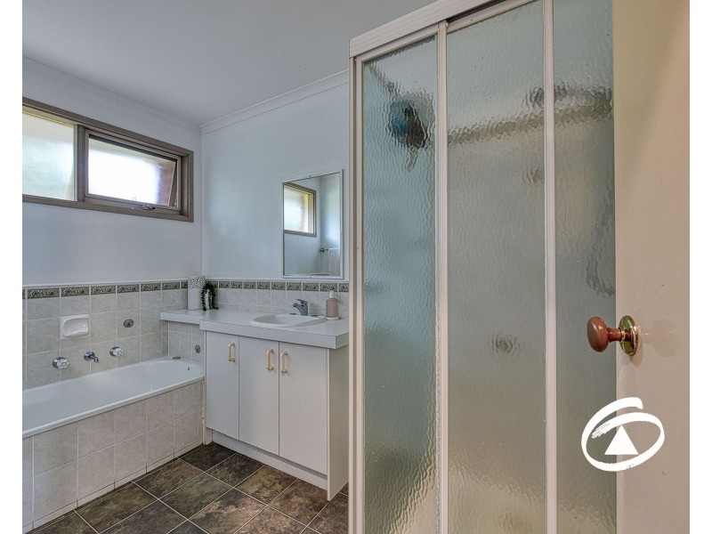 47 Parman Avenue, Pakenham VIC 3810