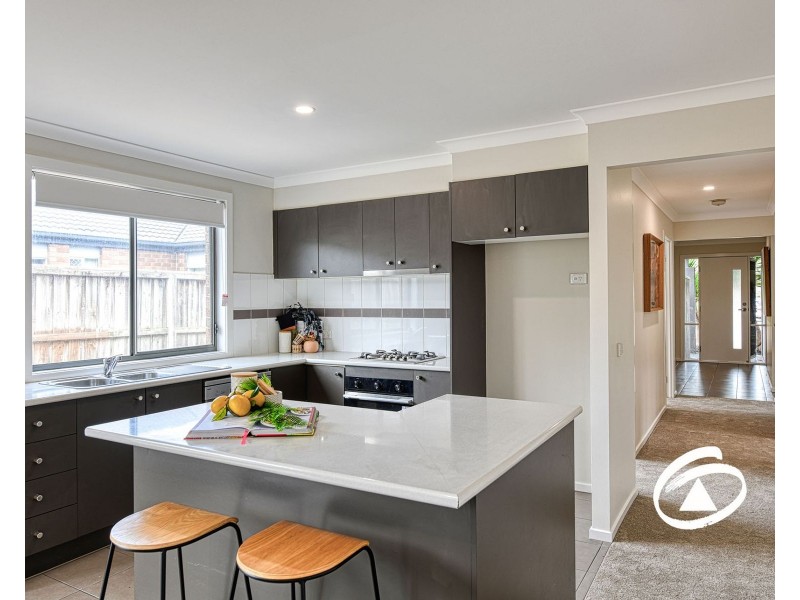 16 Marquis Court, Pakenham VIC 3810