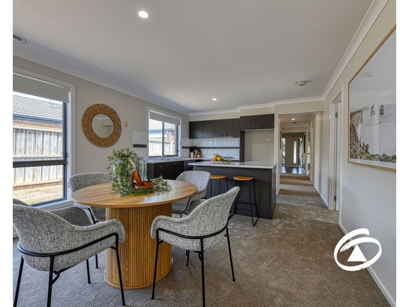 16 Marquis Court, Pakenham VIC 3810