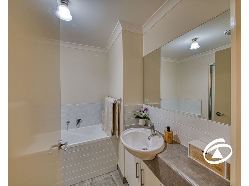 9 Turquoise Walk, Officer VIC 3809