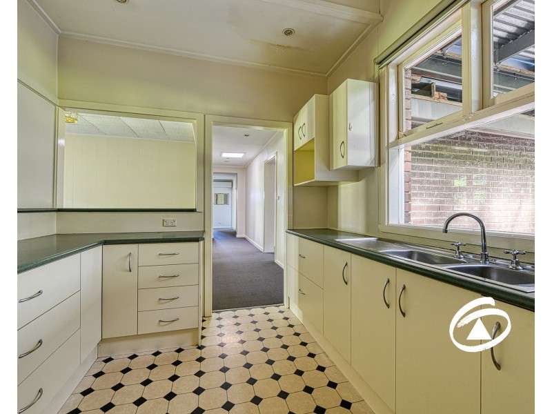 4 Turramurra Road, Maryknoll VIC 3812