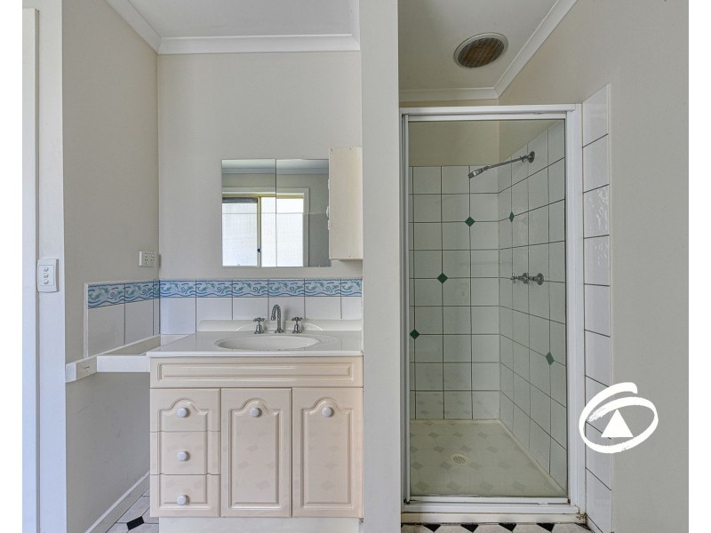 4 Turramurra Road, Maryknoll VIC 3812