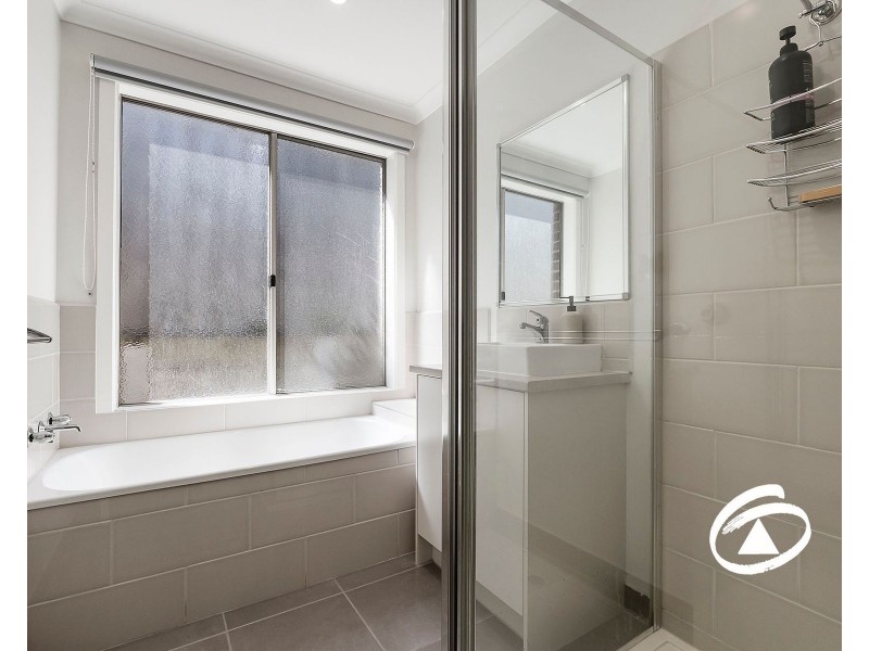 4/5 Spencer Place, Pakenham VIC 3810